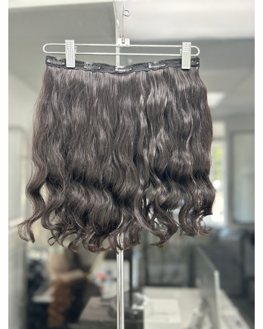 Natural B. Wavy Clip-In